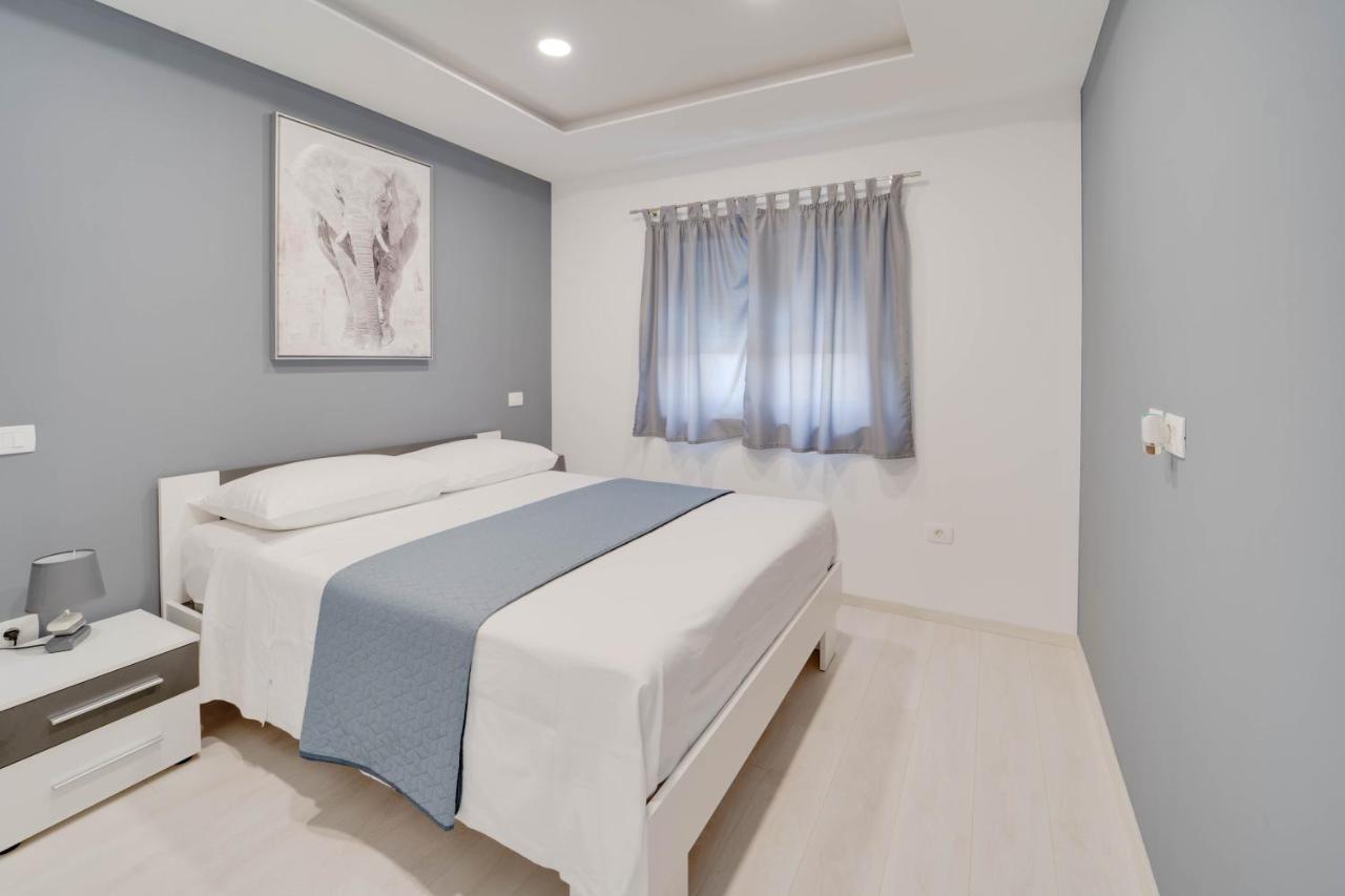 Black Diamond Apartment Vilanija Exterior foto